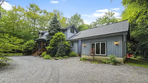 1200 Deer Trail Rd, Pocono Pines, PA 18350