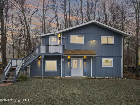 8380 Garden Dr, Tobyhanna, PA 18466