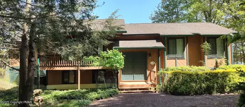 146 Cottontail Ln, Pocono Lake, PA 18347