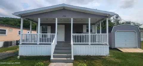 140 Sparrow Ln, East Stroudsburg, PA 18301