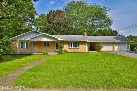 237 S 9th St, Bangor, PA 18013