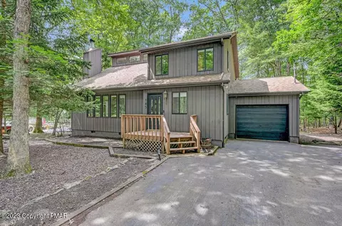 4220 Woodacres Dr, East Stroudsburg, PA 18301