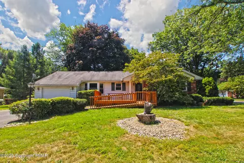 518 Periwinkle Pl, Easton, PA 18040