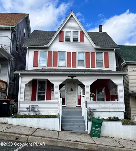216-218 Carbon St, Lehighton, PA 18235