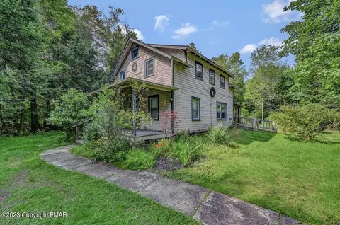 199 3rd St, Pocono Pines, PA 18350