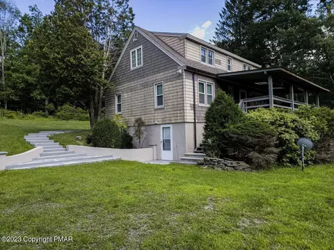 148 Melody Ln, Canadensis, PA 18325