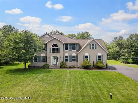 1074 Sullivan Trl, Scotrun, PA 18355