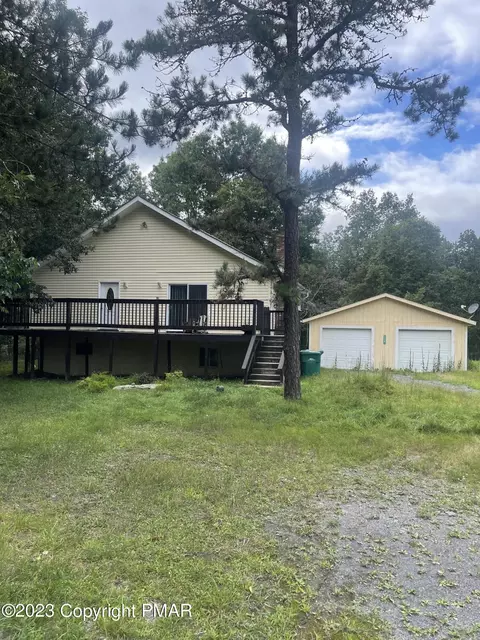 122 Mount Snow Tr, Henryville, PA 18332