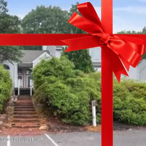 79 Laurelwood Dr, Lake Harmony, PA 18624