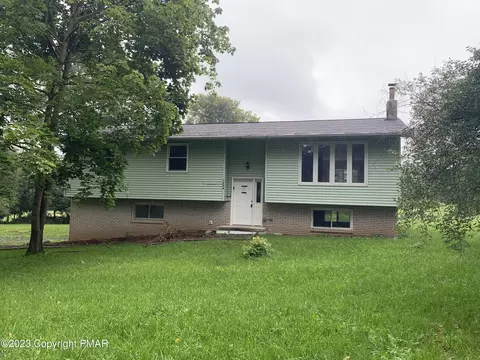 1506 County Park Rd, Gilbert, PA 18331