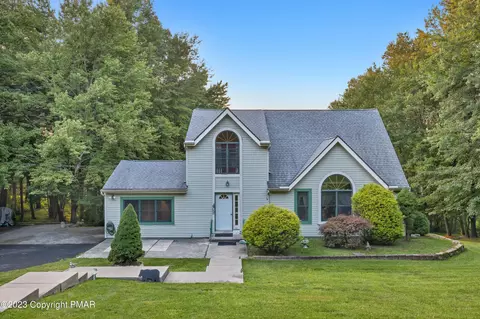 49 Nightshade Ct, East Stroudsburg, PA 18302
