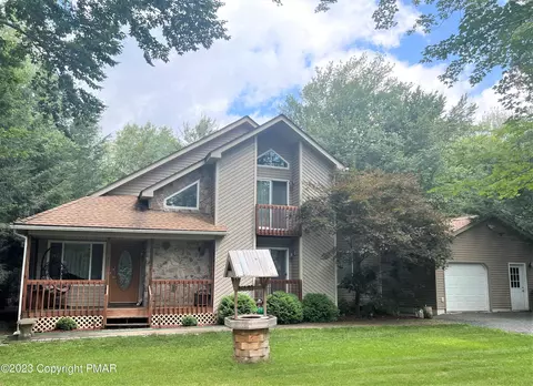 416 Alter Ave, Pocono Summit, PA 18346