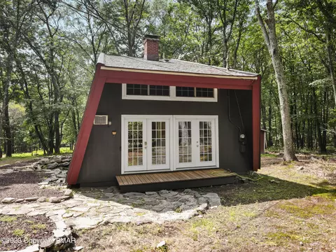 309 Snow Mass Rd, Henryville, PA 18332