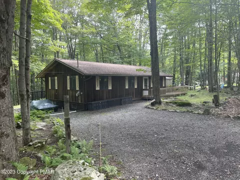 23 W Creek View Dr, Clifton Township, PA 18424