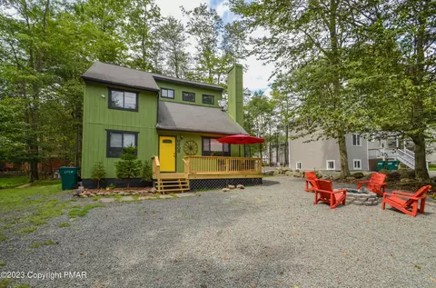 8507 Bumble Bee Way, Tobyhanna, PA 18466