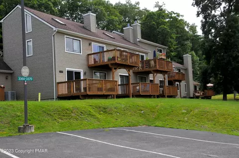 3364 Windermere Dr, Bushkill, PA 18324 photo 2