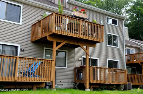 3364 Windermere Dr, Bushkill, PA 18324