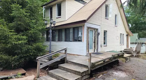 134 Firehouse Rd, Pocono Pines, PA 18350