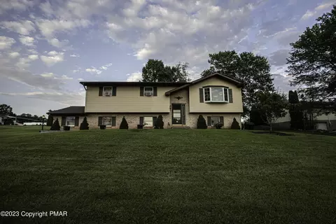 60 Robrucel Dr, Lehighton, PA 18235