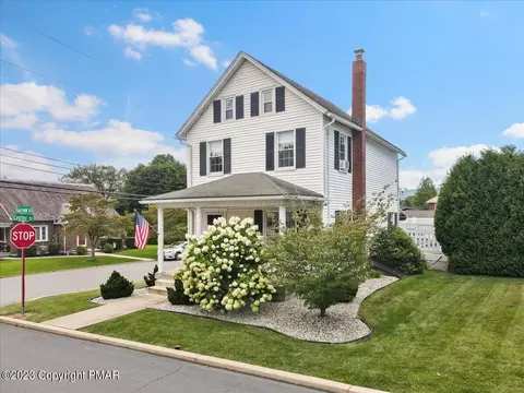 4 Fairview Ave, Wind Gap, PA 18091