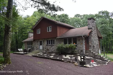 347 Moseywood Rd, Lake Harmony, PA 18624