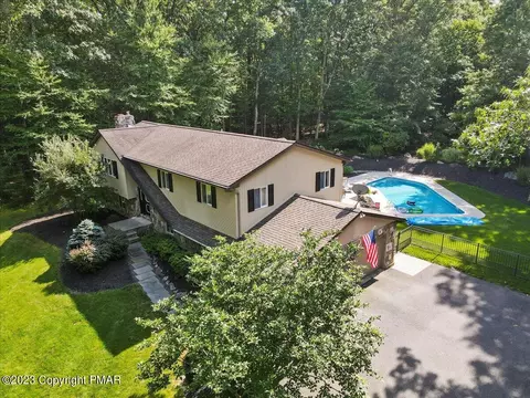 2543 Pine Mountain Rd, Stroudsburg, PA 18360