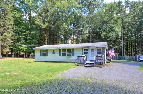 65 Holiday Dr, Albrightsville, PA 18210