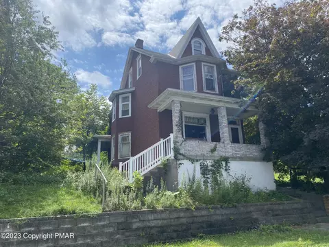 216 W Ruddle St, Coaldale, PA 18218
