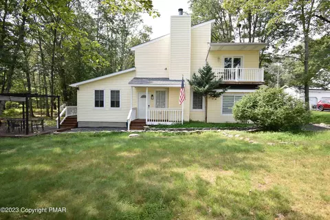 4730 W Pine Ridge Dr, Bushkill, PA 18324