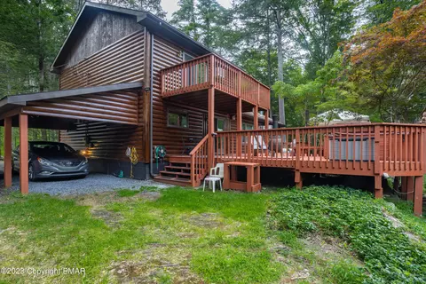 2132 Bridge Side Dr, East Stroudsburg, PA 18302