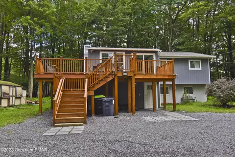387 Stillwater Dr, Pocono Summit, PA 18346