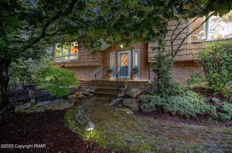 10 Kiwanis St, East Stroudsburg, PA 18301
