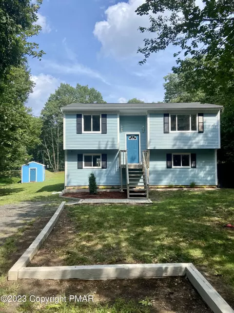 110 Depue Cir, Bushkill, PA 18324