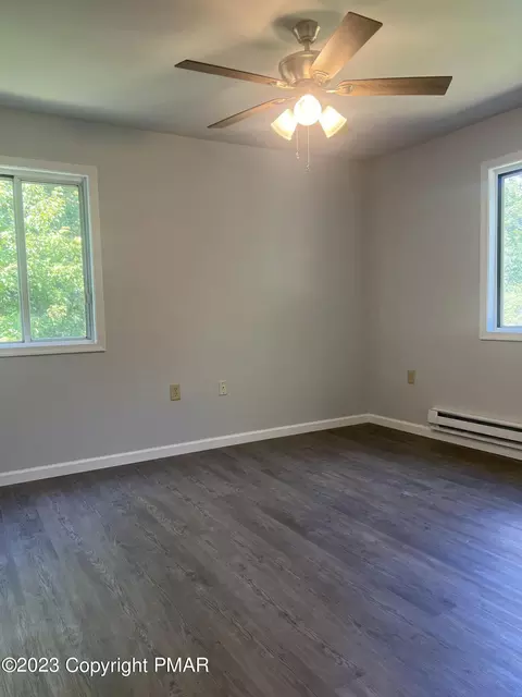 110 Depue Cir, Bushkill, PA 18324 photo 3