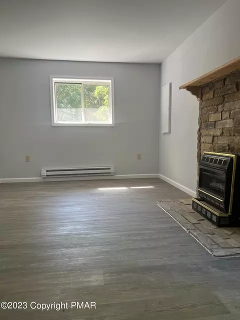 110 Depue Cir, Bushkill, PA 18324 photo 11