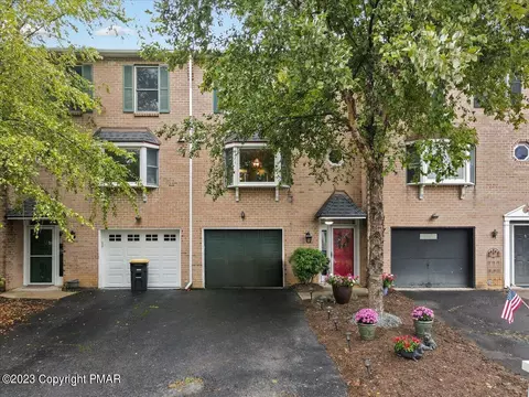 1885 Georgia Dr, Whitehall, PA 18052