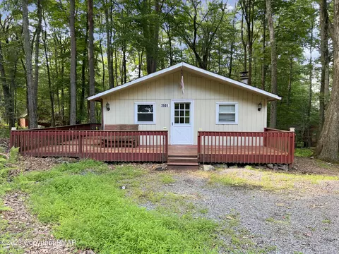 2501 Hawk View Ct, Pocono Lake, PA 18347