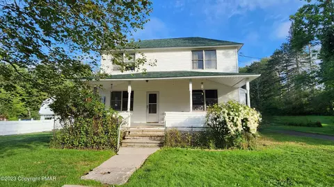 317 Old River Rd, Gouldsboro, PA 18424