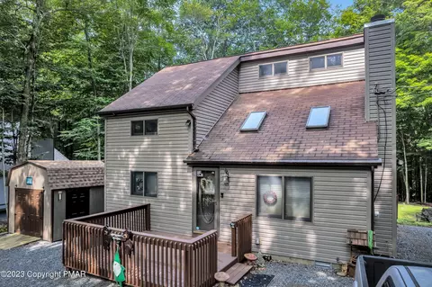 175 Minisink Dr, Pocono Lake, PA 18347