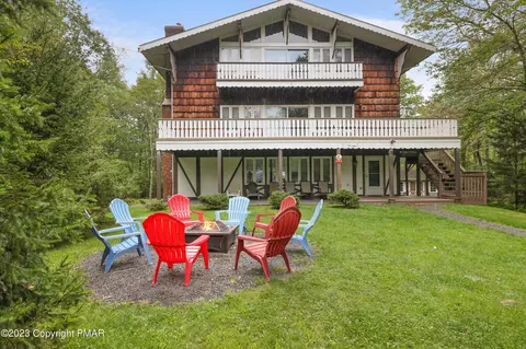 264 Marthas Ln, Pocono Lake, PA 18347