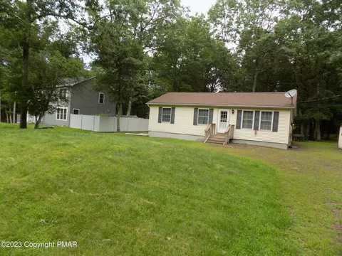 109 N Shore Dr, Albrightsville, PA 18210