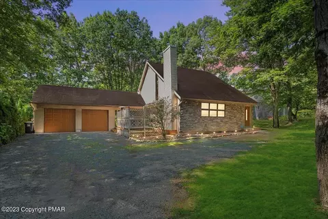 28 Heath Ln, Mount Pocono, PA 18344