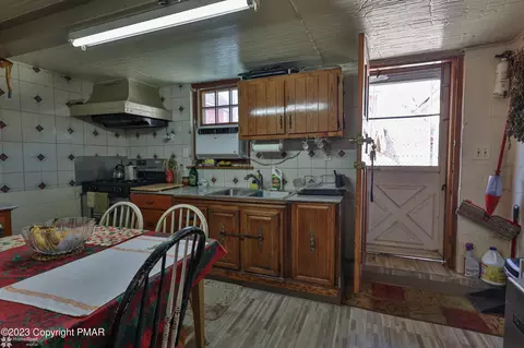 1244 E 3rd St, Bethlehem, PA 18015 photo 38