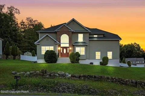 780 Wedgewood Lake Dr, Stroudsburg, PA 18360