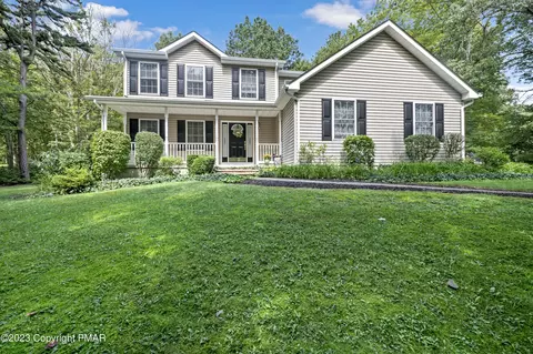 520 Innsbruck Dr, Lehighton, PA 18235
