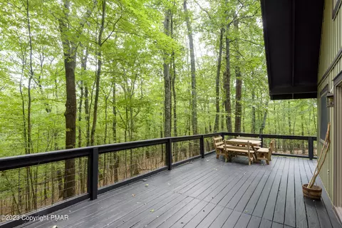 1111 Fox Ct, Bushkill, PA 18324 photo 14