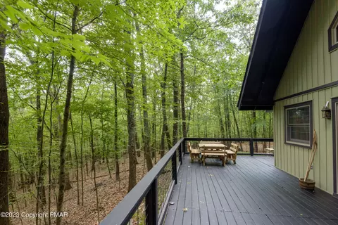 1111 Fox Ct, Bushkill, PA 18324 photo 15