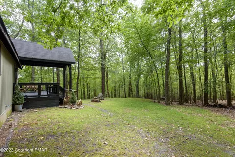 1111 Fox Ct, Bushkill, PA 18324 photo 21