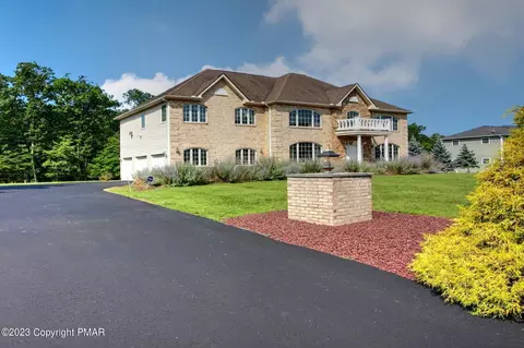 344 Autumn Ln, East Stroudsburg, PA 18301