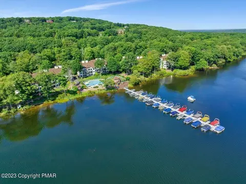 7 Midlake Dr, Lake Harmony, PA 18624